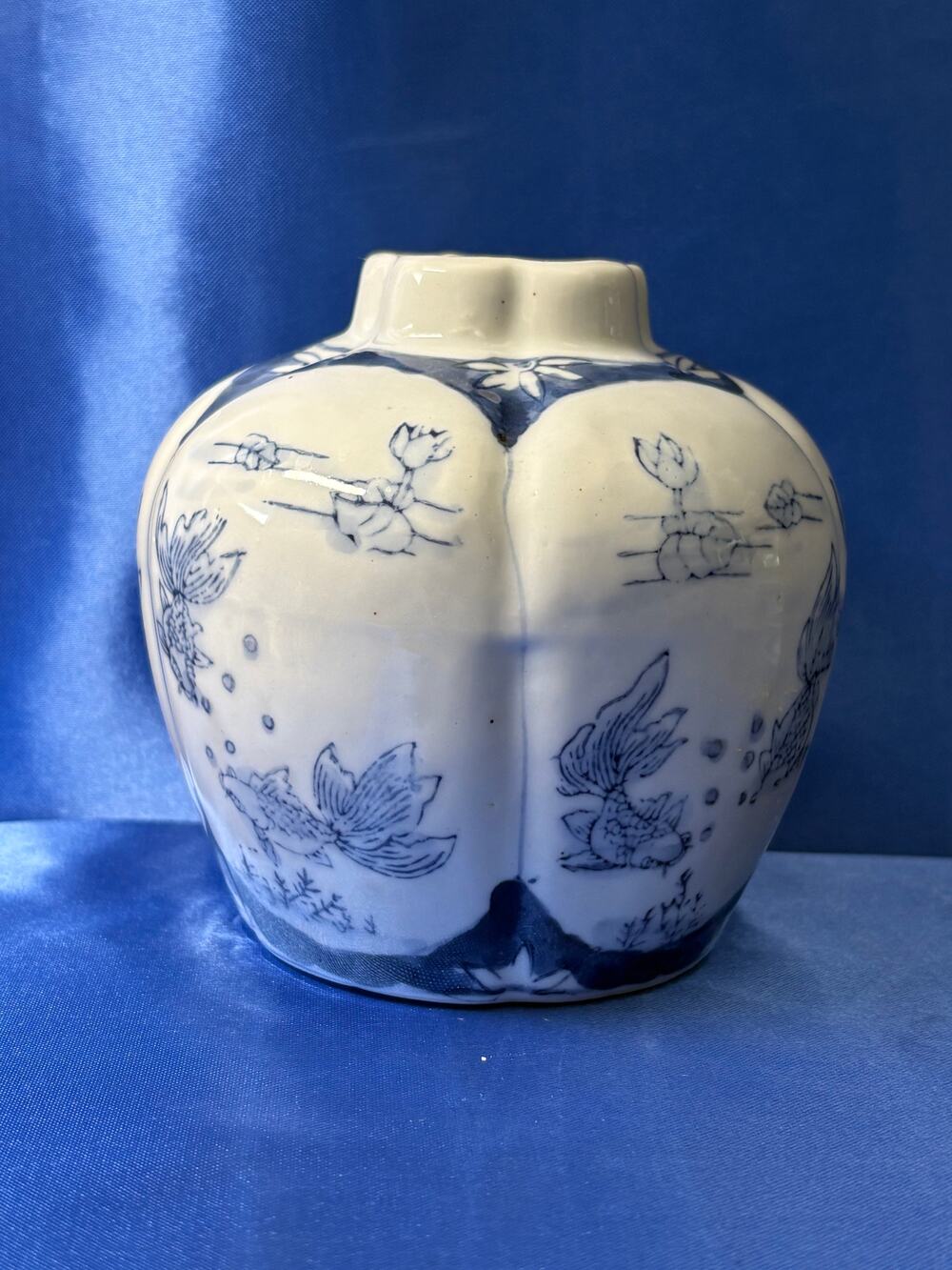 Vintage Blue and White Porcelain Asian Koa Fish Design Ginger Jar No Lid